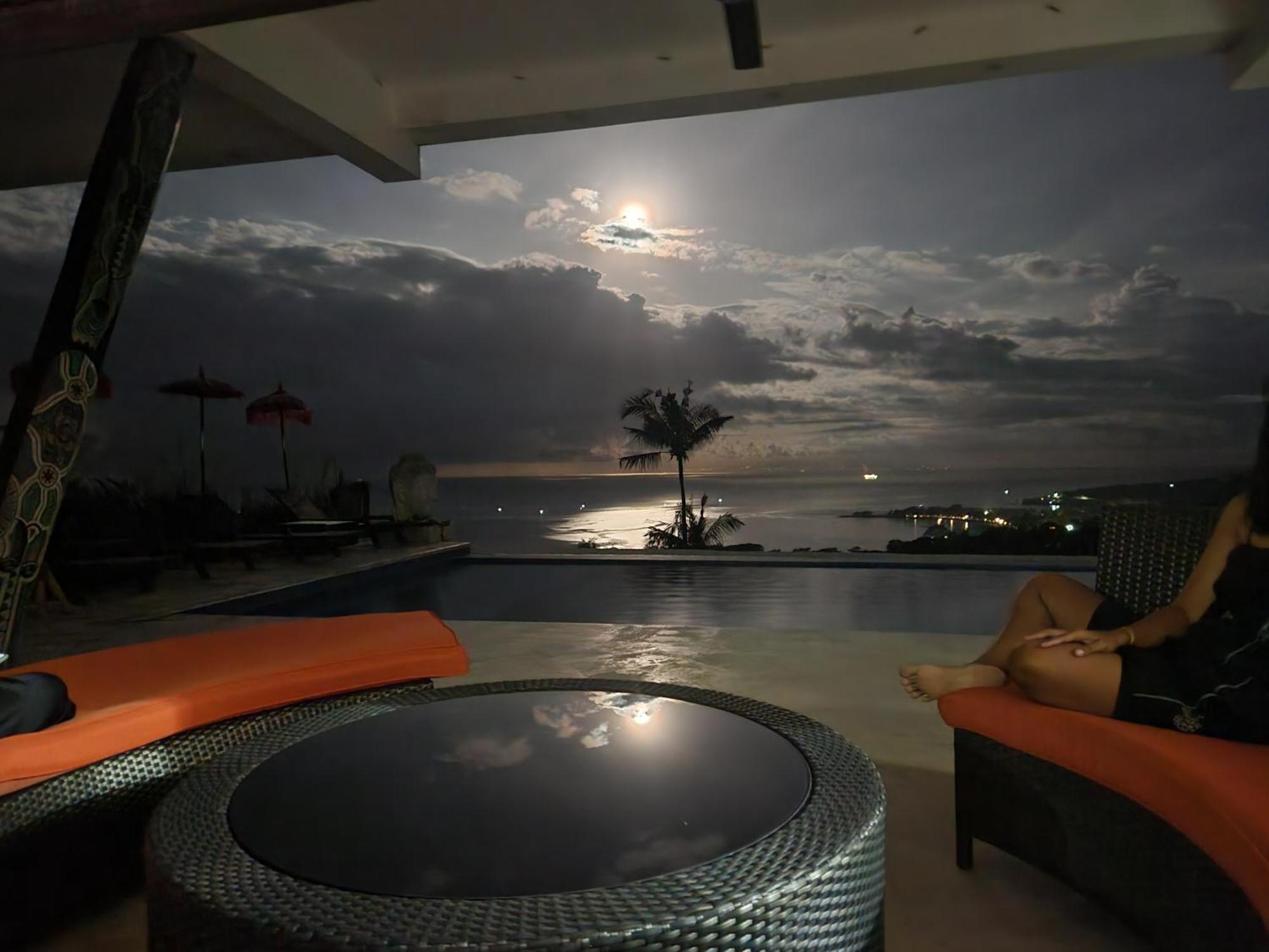 Villa Umbrella Lombok Senggigi Exterior photo