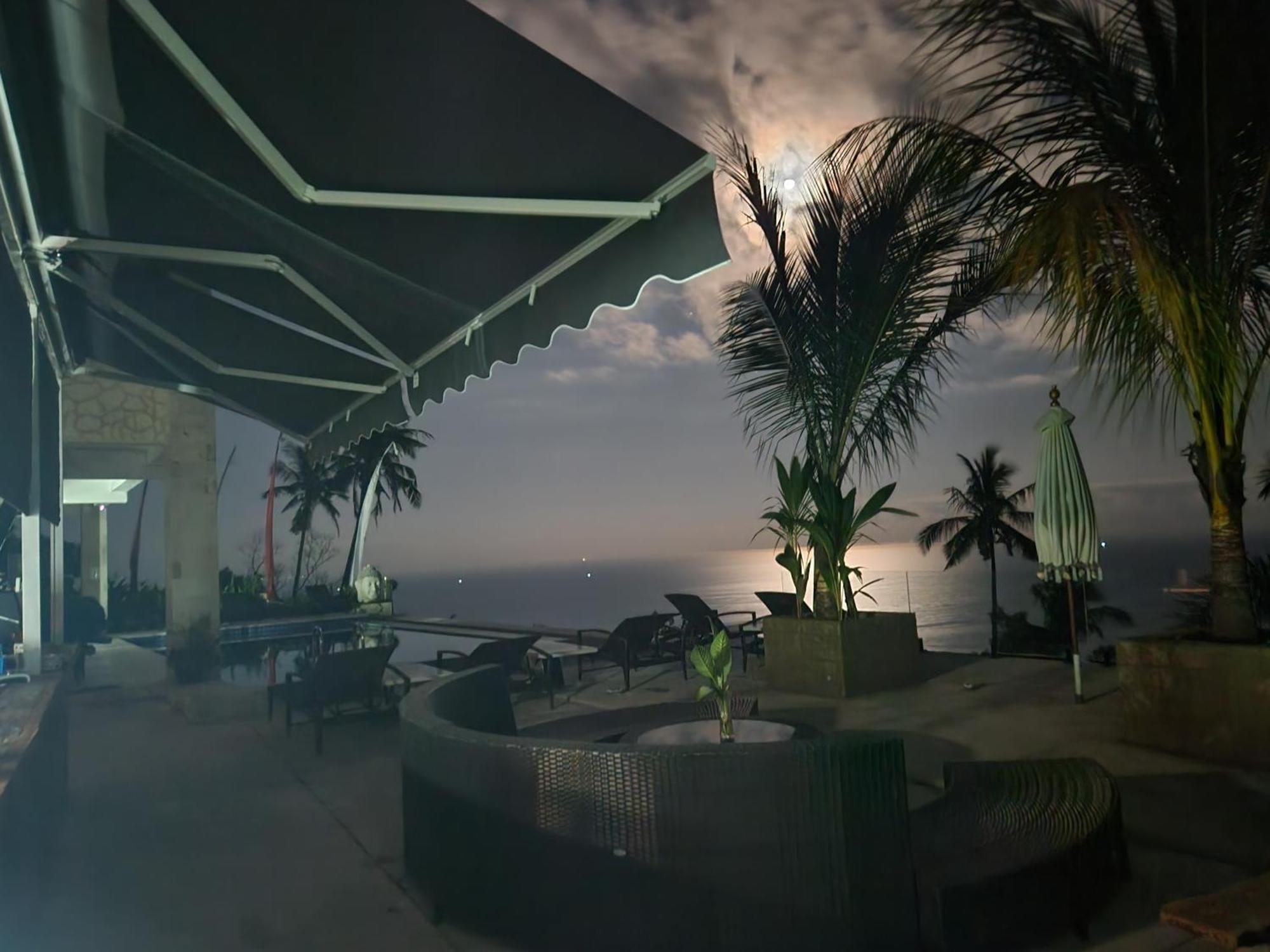 Villa Umbrella Lombok Senggigi Exterior photo