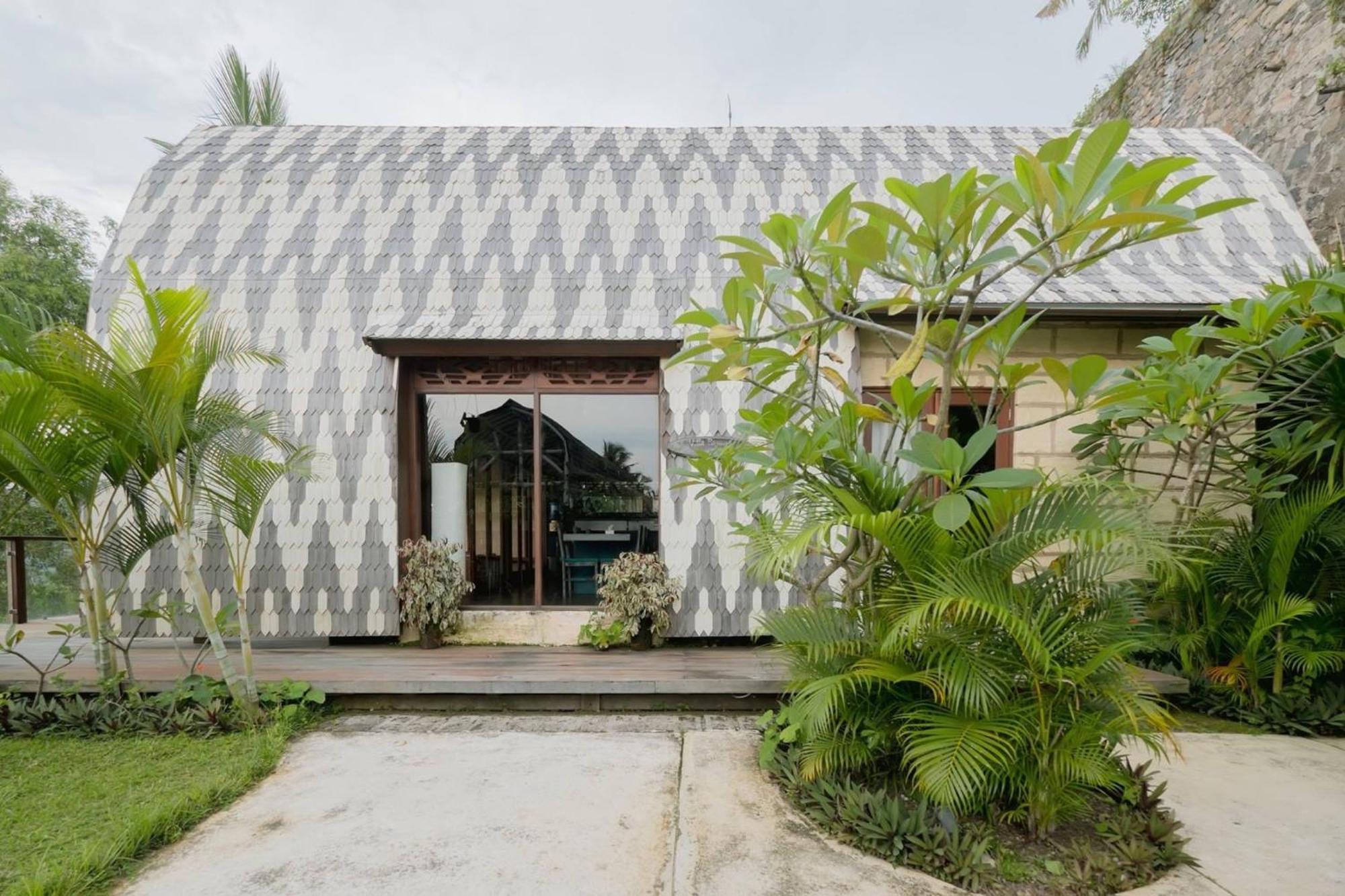 Villa Umbrella Lombok Senggigi Exterior photo